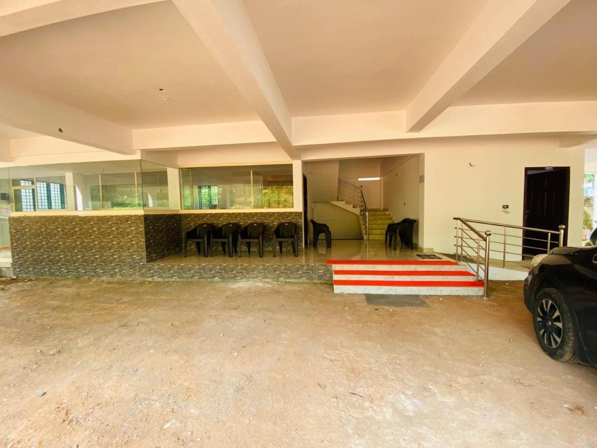 Erumely Central Homes Mundakāyam Exterior photo